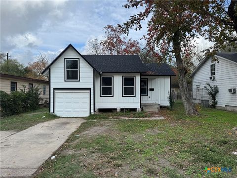 1312 E Anaqua Avenue Victoria TX 77901