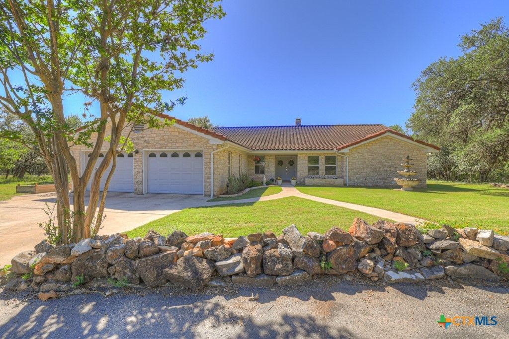 Photo of 830 Palomino Lane, San Marcos, TX 78666 (MLS # 614321)
