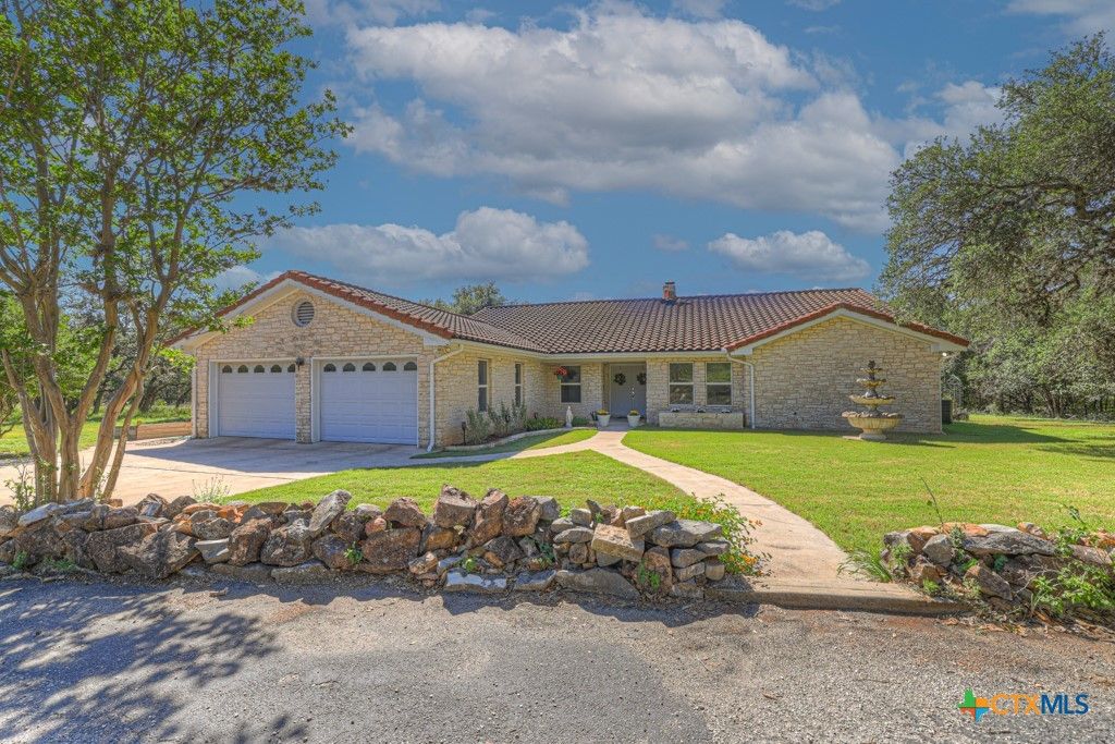 Photo of 830 Palomino Lane, San Marcos, TX 78666 (MLS # 614321)