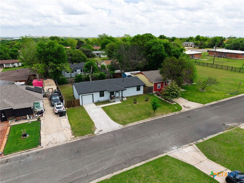 Photo of 805 S 32nd Street, Temple, TX 76501 (MLS # 610343)