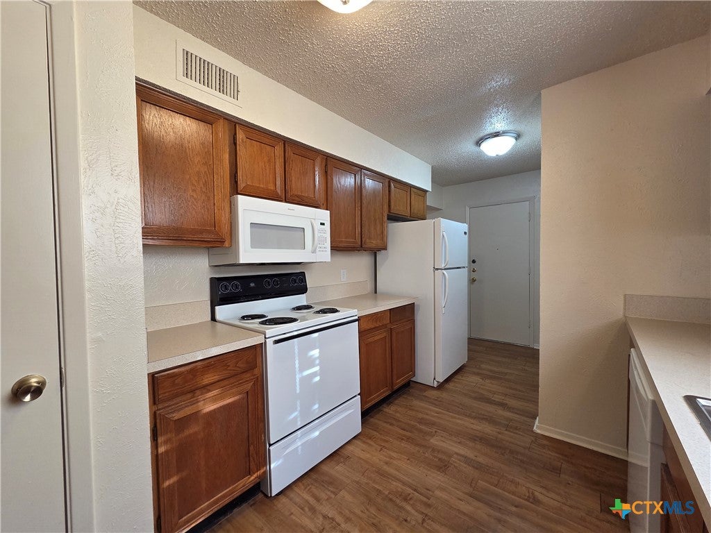 1709 Forest Trail