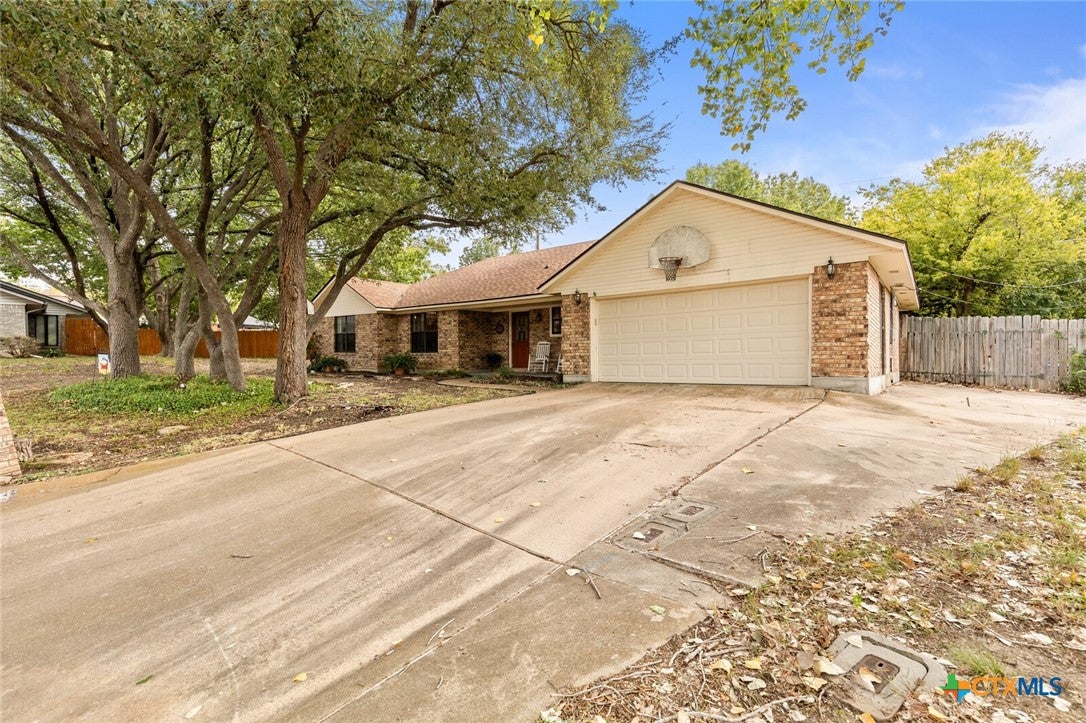 4005 Fox Trail