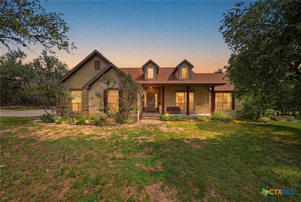 Photo of 1095 Limerick Lane, Canyon Lake, TX 78133 (MLS # 614903)