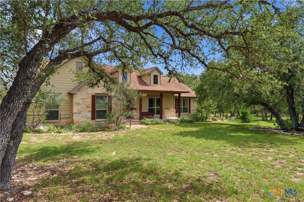 Photo of 1095 Limerick Lane, Canyon Lake, TX 78133 (MLS # 614903)