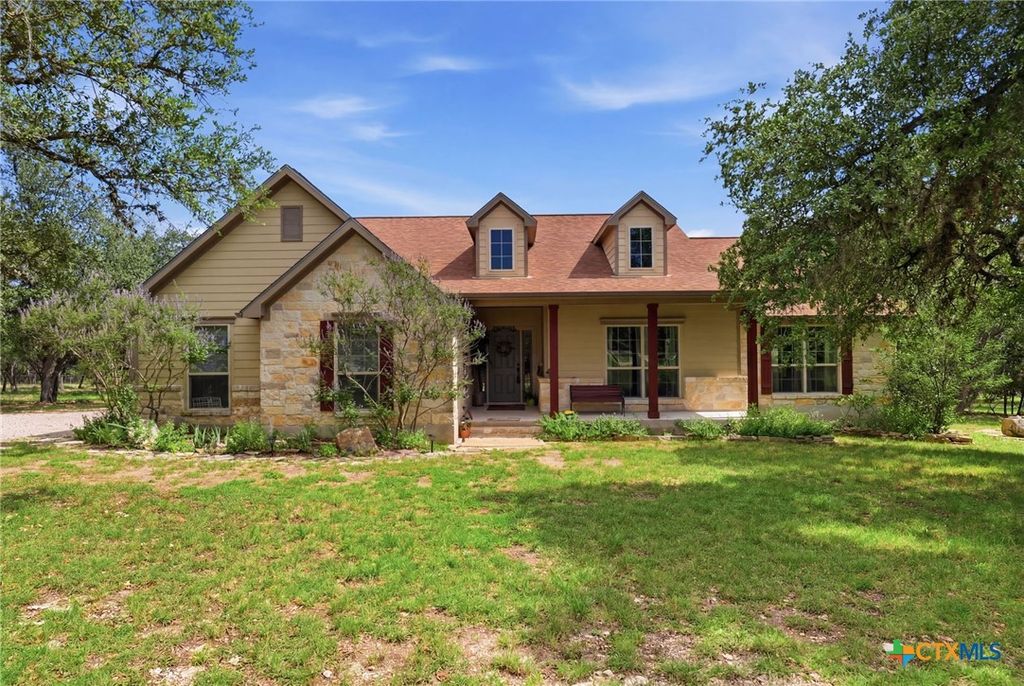 Photo of 1095 Limerick Lane, Canyon Lake, TX 78133 (MLS # 614903)