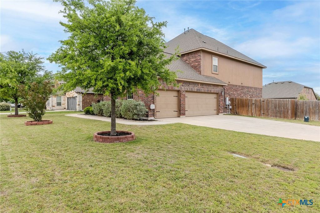 Photo of 8093 Arezzo Drive, Round Rock, TX 78665 (MLS # 610084)