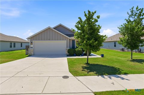 Photo of 522 Sand Trail Street, New Braunfels, TX 78130 (MLS # 612733)