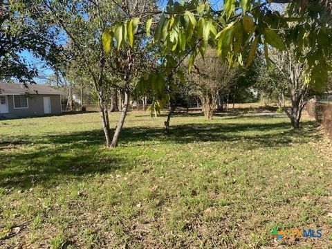 A home in Luling