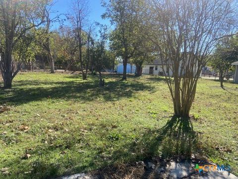 A home in Luling