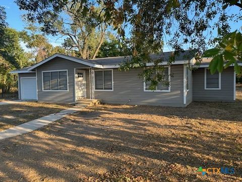 A home in Luling