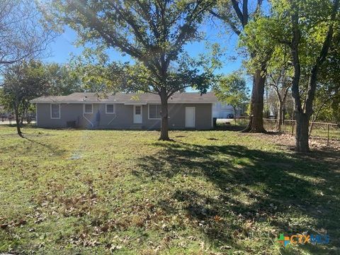 A home in Luling