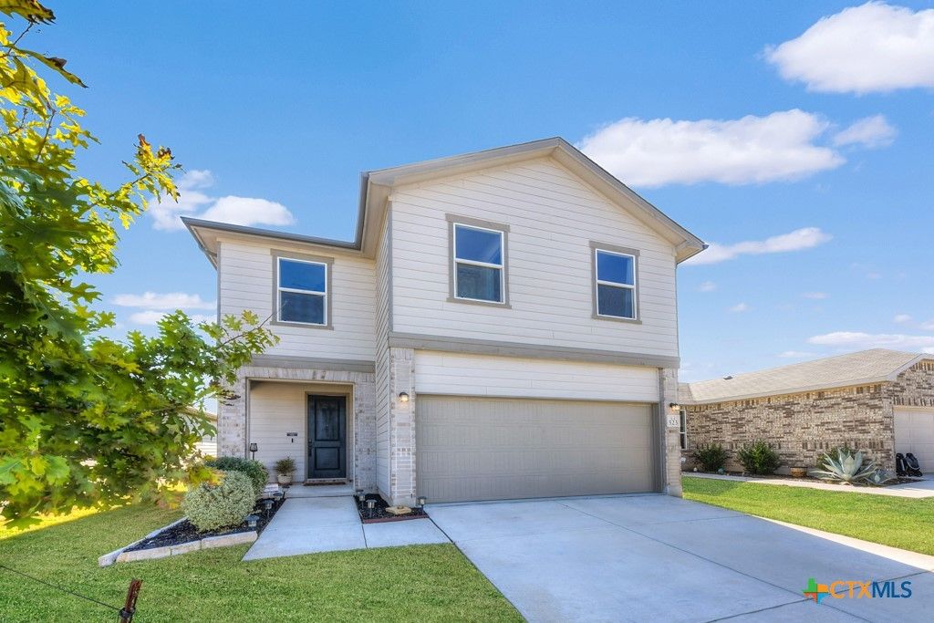 Photo of 523 Deer Crest Drive, New Braunfels, TX 78130 (MLS # 605956)