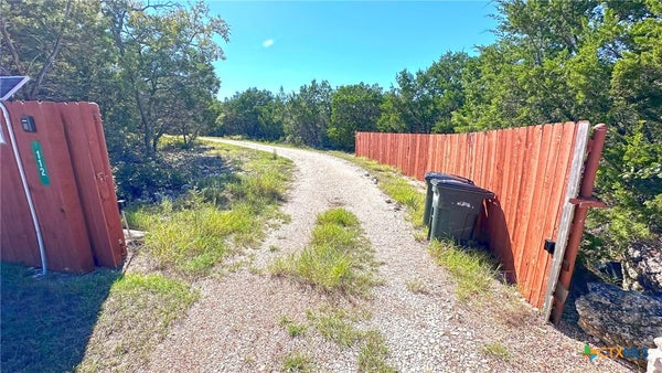 112 HIGH MESA DR, GATESVILLE, TX 76528 - Image d7c61b2f2e2f134e110ddc274b585a52/3286766523