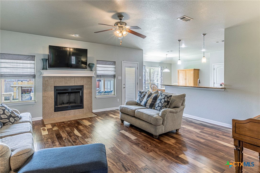 8515 Lamplight Court