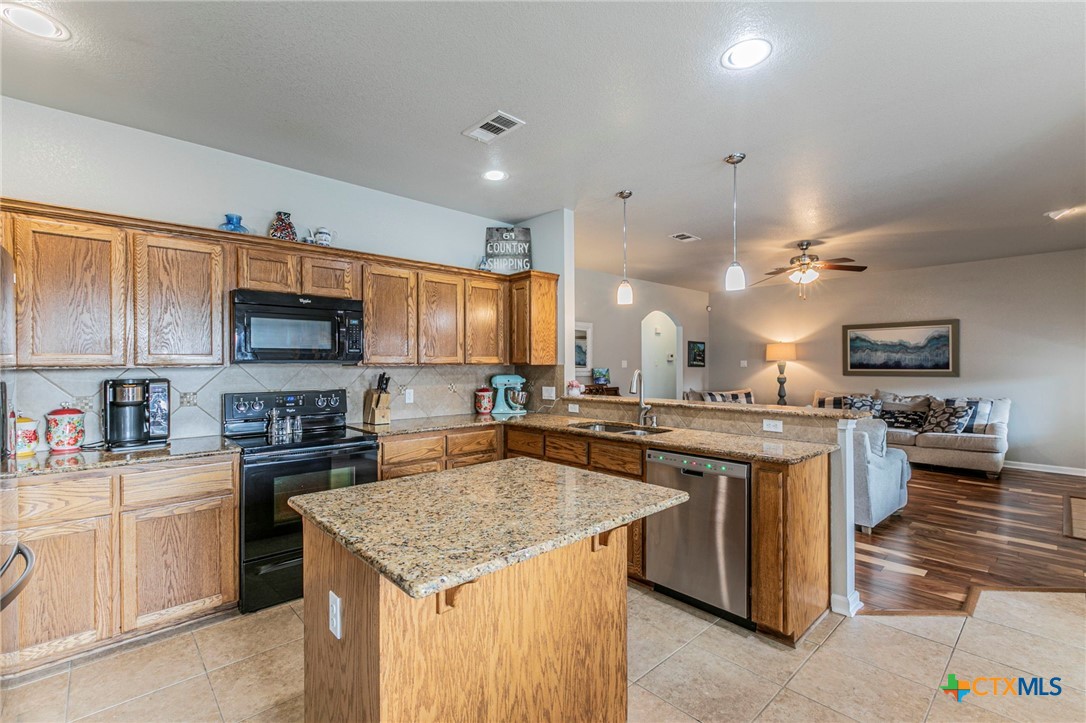 8515 Lamplight Court