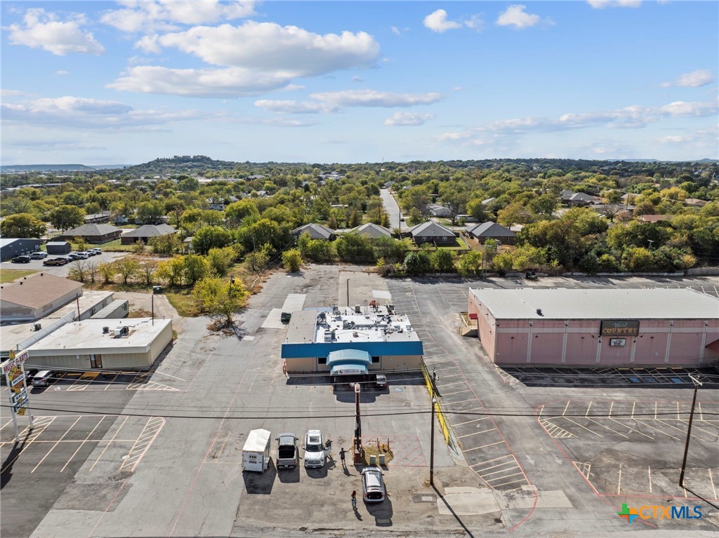 Photo 1 of 20 — 302 W Veterans Memorial Boulevard, Harker Heights, TX 76548