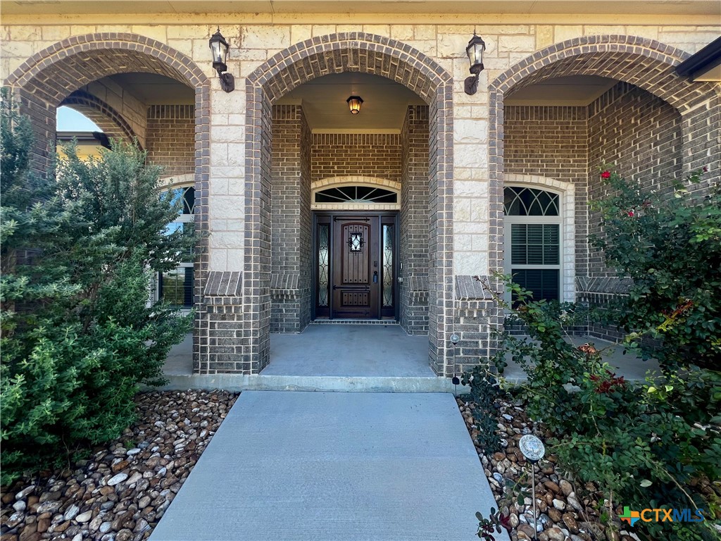 8203 Grand Oaks Lane