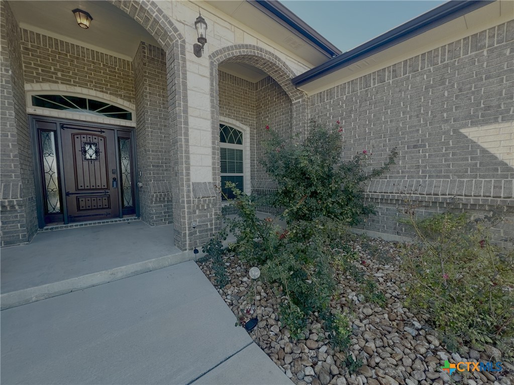 8203 Grand Oaks Lane