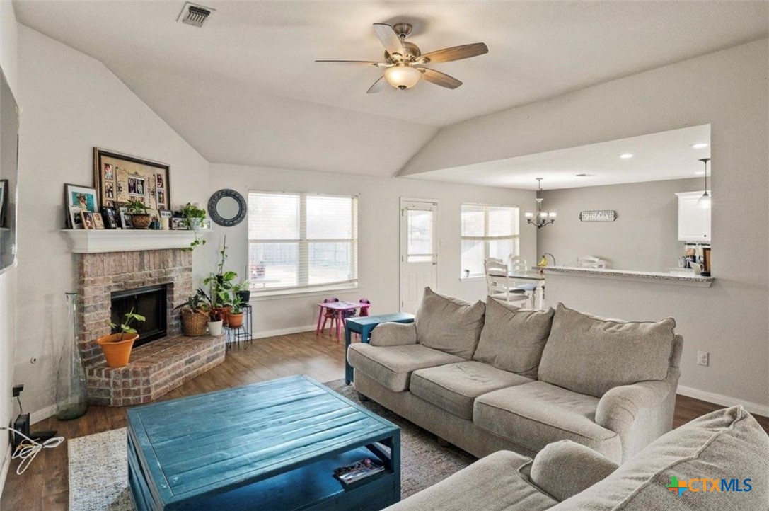 512 Mockingbird Lane