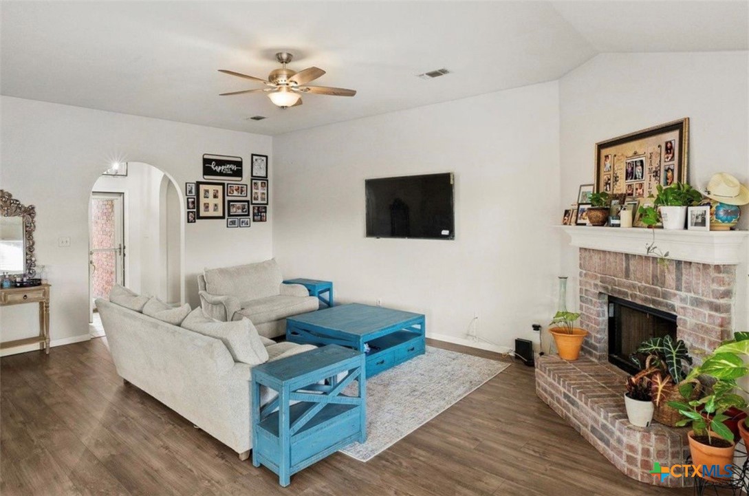 512 Mockingbird Lane