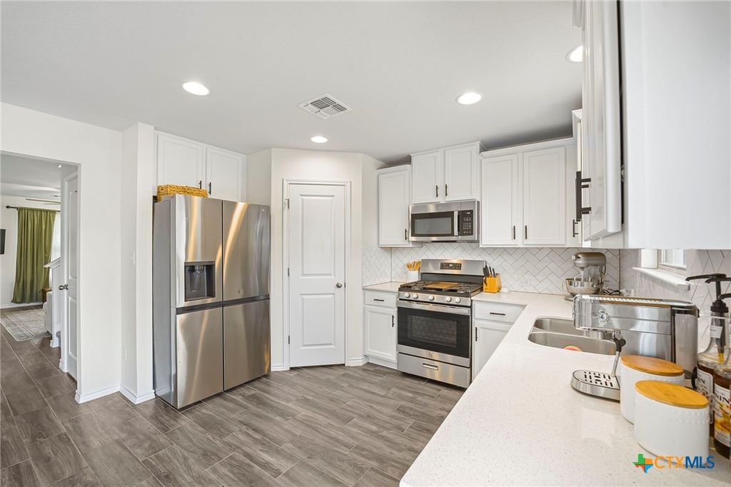 Photo of 140 Witchhazel Way, San Marcos, TX 78666 (MLS # 605352)