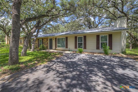 Photo of 208 Reimer Avenue, San Marcos, TX 78666 (MLS # 621809)