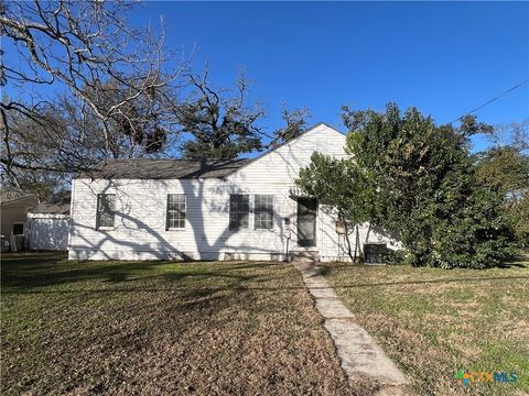 Photo of 202 Shady Street, Marlin, TX 76661 (MLS # 601231)