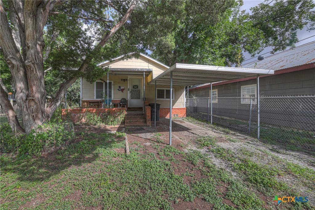 Photo of 1244 W Bridge Street, New Braunfels, TX 78130 (MLS # 622819)