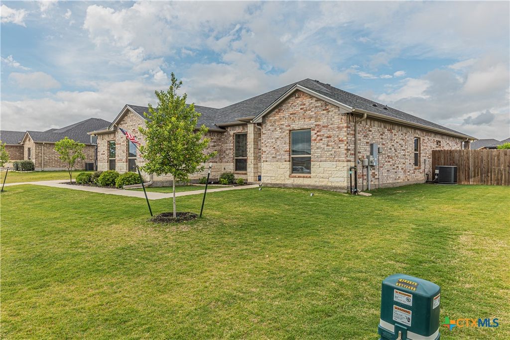 Photo of 2517 Meadow Lark Drive, Killeen, TX 76542 (MLS # 610320)
