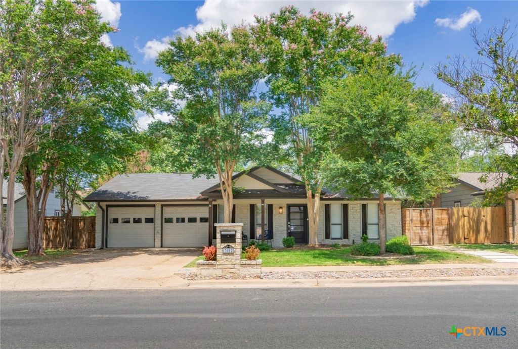 Photo of 7002 Whispering Oaks Drive, Austin, TX 78745 (MLS # 590115)