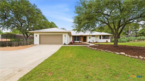 Photo of 306 Spring Hollow, New Braunfels, TX 78132 (MLS # 614834)