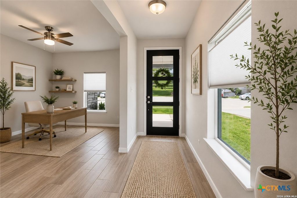 Photo of 129 Lacey Oak Loop, San Marcos, TX 78666 (MLS # 616877)