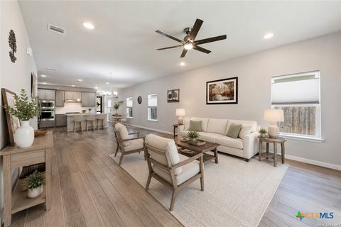 Photo of 129 Lacey Oak Loop, San Marcos, TX 78666 (MLS # 616877)