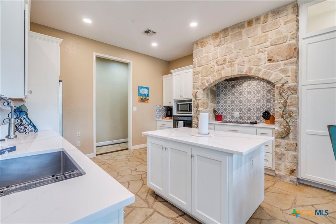 302 Guadalupe River Drive