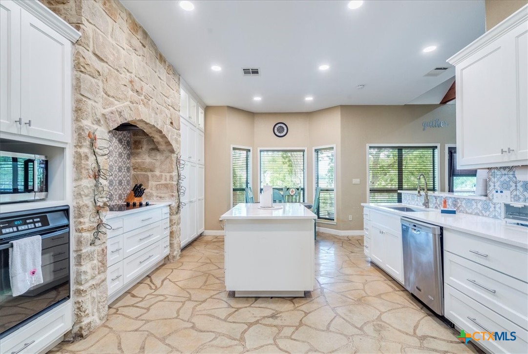 302 Guadalupe River Drive