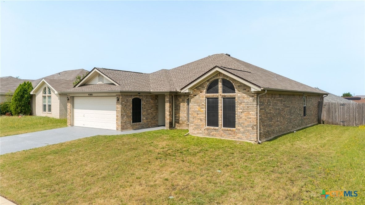 4305 Maggie Drive