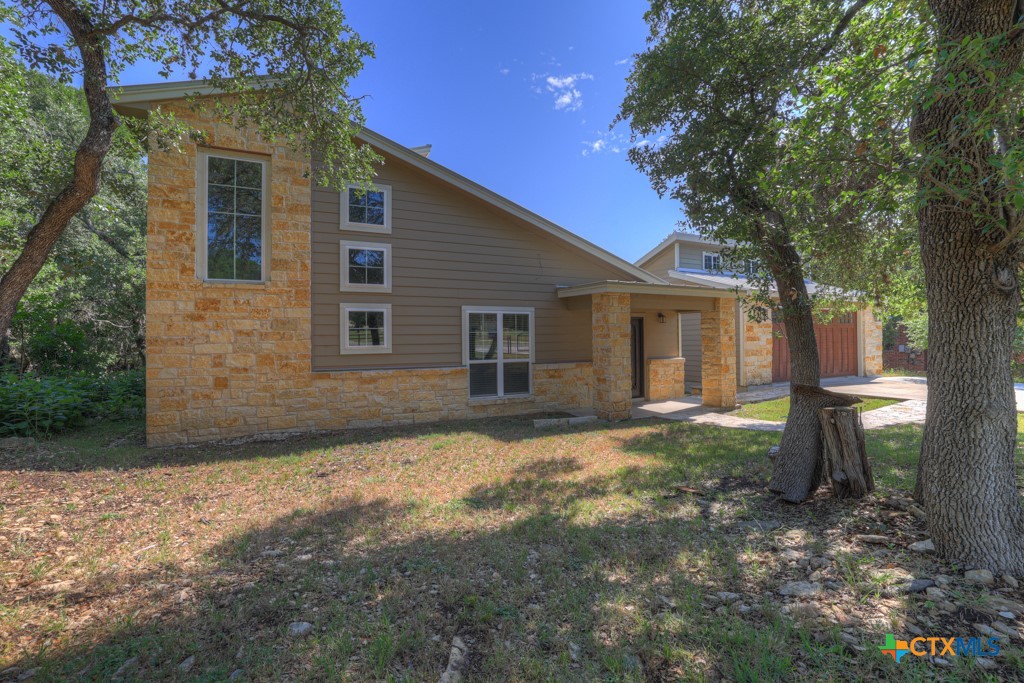 Photo 1 of 48 — 3055 Lakeview Drive, Canyon Lake, TX 78133