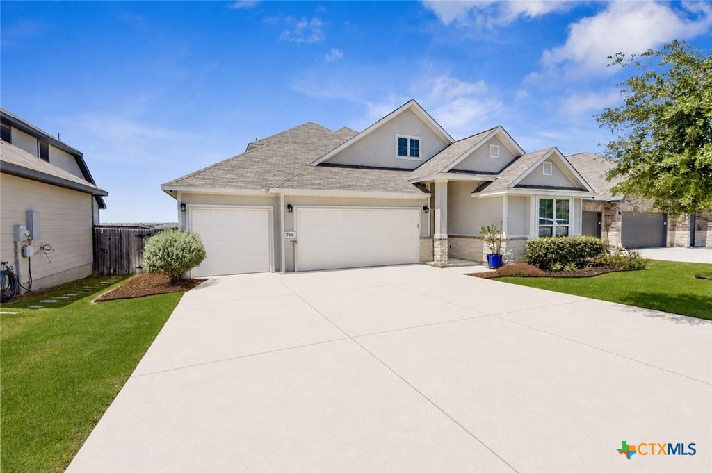Photo of 766 Farmers Dell, New Braunfels, TX 78130 (MLS # 612878)