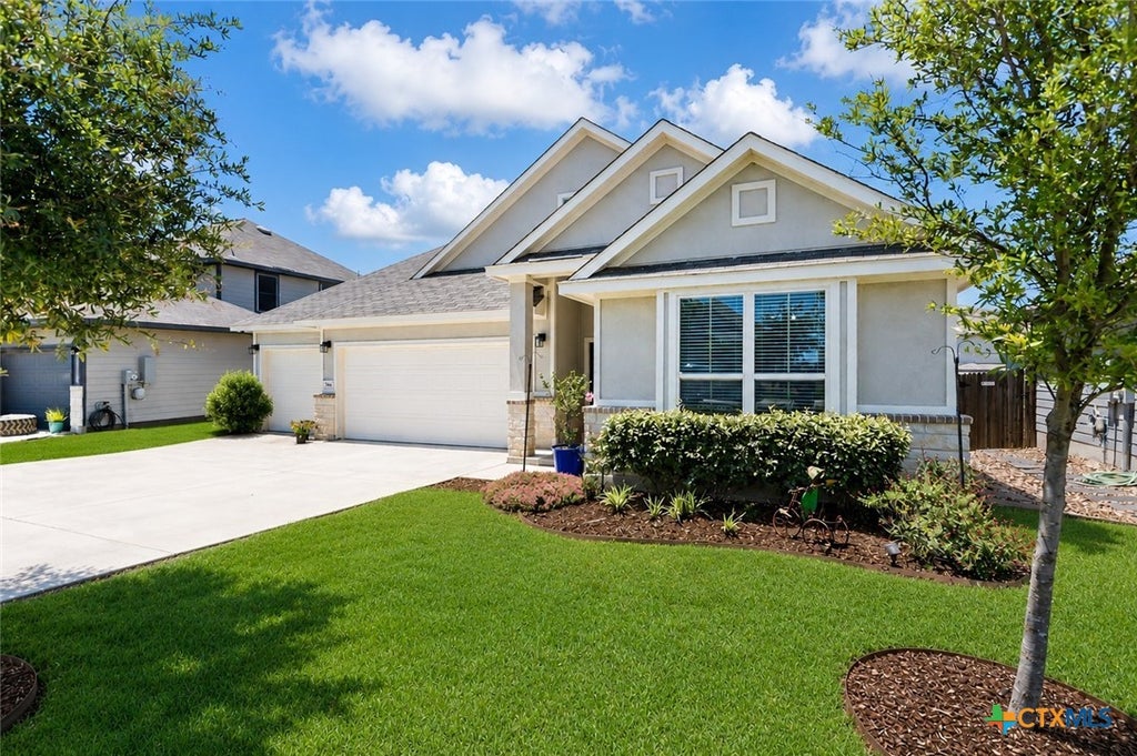Photo of 766 Farmers Dell, New Braunfels, TX 78130 (MLS # 612878)