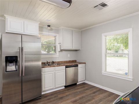 207 W 14th Avenue Belton TX 76513