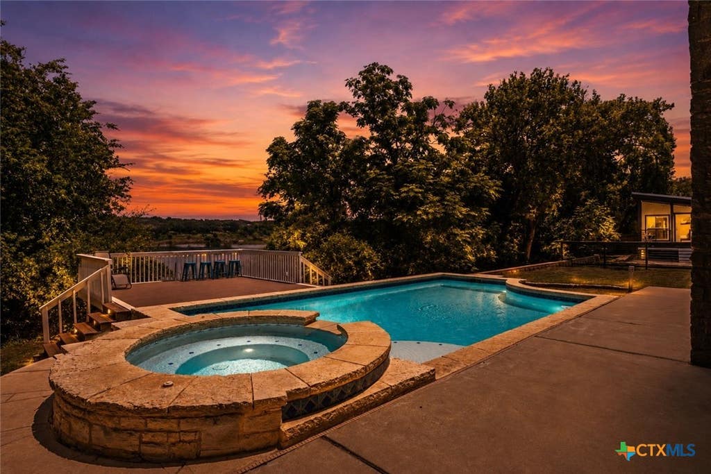 Photo of 349 Arrowhead Point Road, Belton, TX 76513 (MLS # 621895)