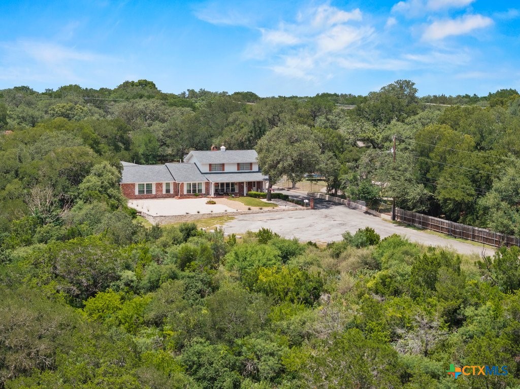 699 Floral Avenue