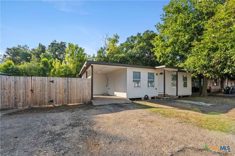 Photo of 112 Linda Drive, San Marcos, TX 78666 (MLS # 608863)
