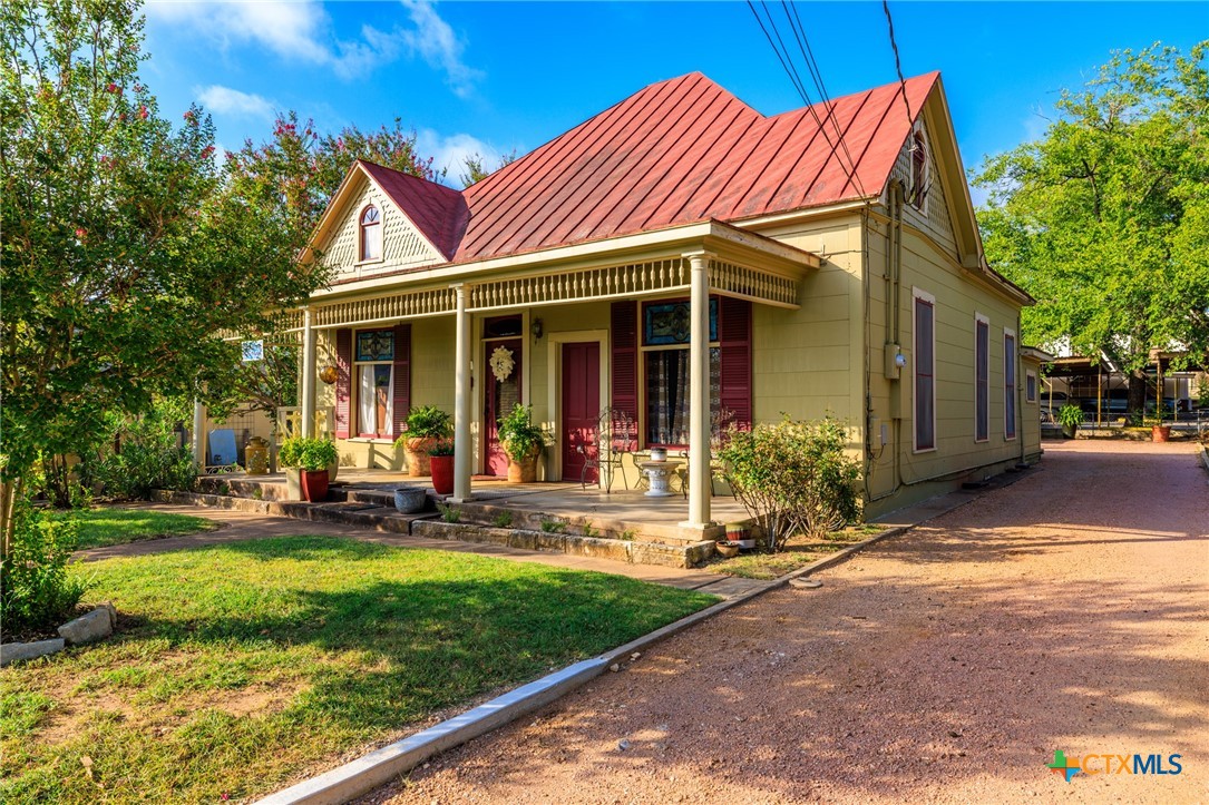303 W Austin Street