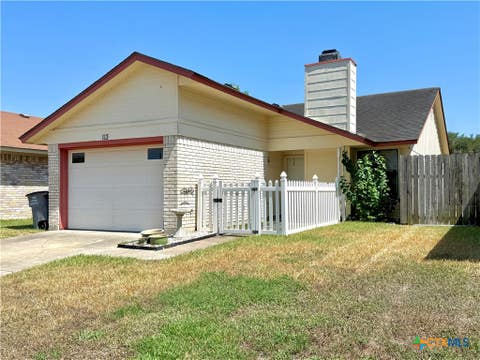 Photo of 113 Rattan Drive, Victoria, TX 77901 (MLS # 623536)