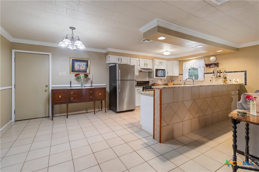 1588 Westview Court Drive