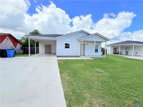 Photo of 1168 Sycamore Street, Seguin, TX 78155 (MLS # 616471)