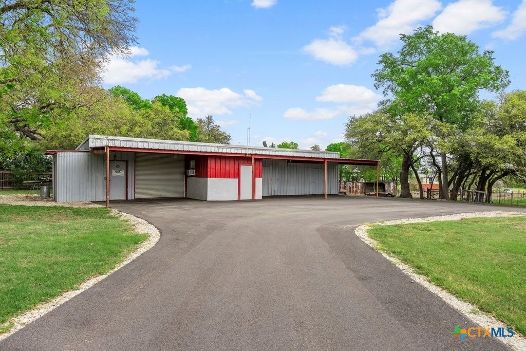 Photo of 312 Gerald Drive, Blanco, TX 78606 (MLS # 610773)