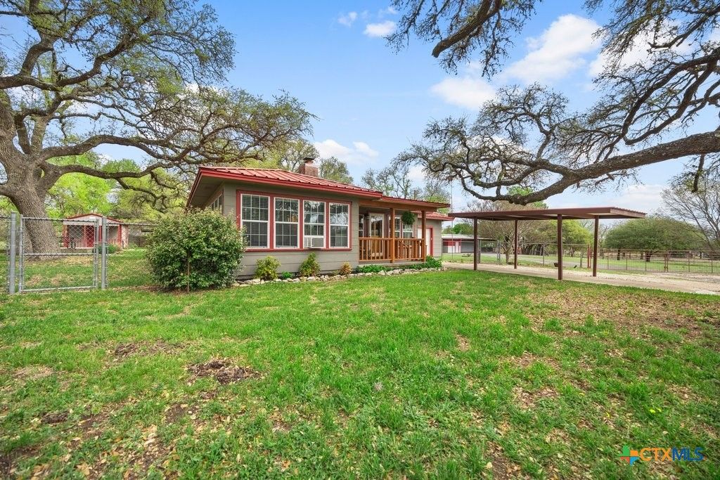 Photo of 312 Gerald Drive, Blanco, TX 78606 (MLS # 610773)