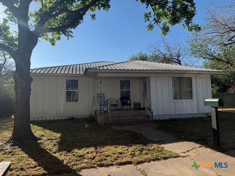 Photo of 612 Schwab Street, Yoakum, TX 77995 (MLS # 608995)